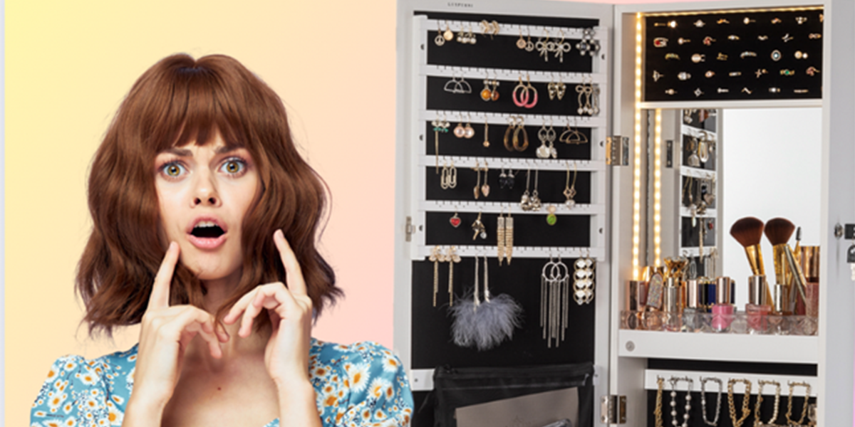 1.	Woman is amazed that she can organizer her jewelry in 1 hour.