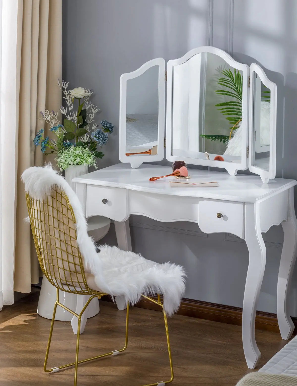 Luxfurni | Hollywood Mirror | Tri Fold Starry Hollywood Vanity Mirror - White