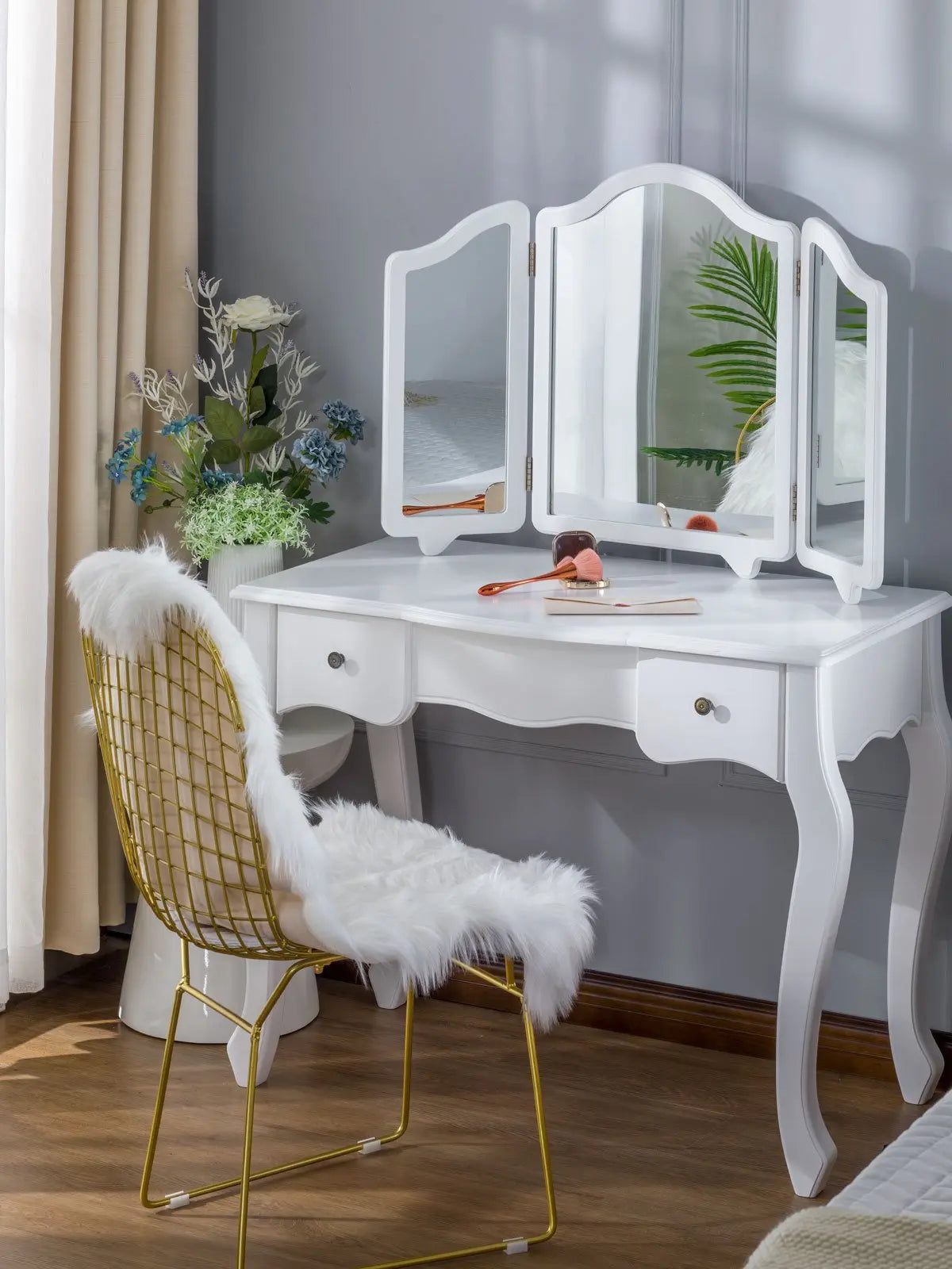 Luxfurni | Hollywood Mirror | Tri Fold Starry Hollywood Vanity Mirror - White